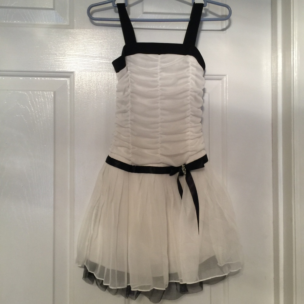 Sundress sz 5 little girls black Ivory